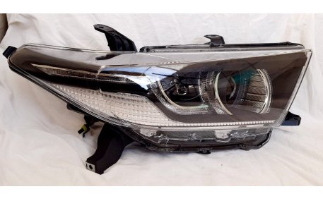 Фары передние Toyota Highlander