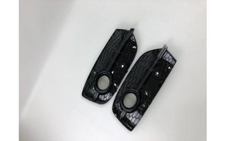 Решетки бампера Audi Q3 2011-2014