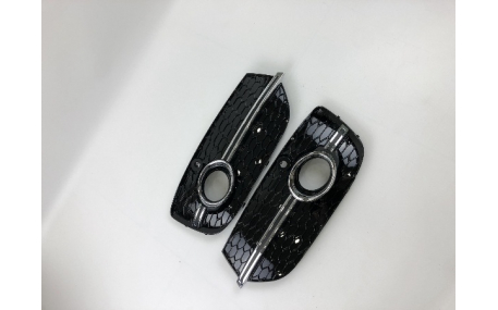 Решетки бампера Audi Q3 2011-2014