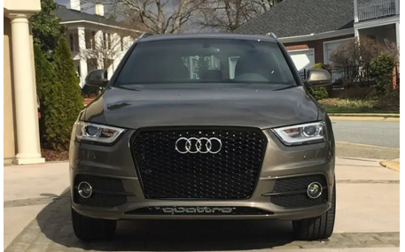 Решетка радиатора Audi Q3 2011-2014