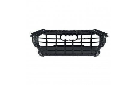 Решетка радиатора Audi Q3 2018-2022