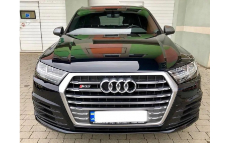 Решетка радиатора Audi Q7