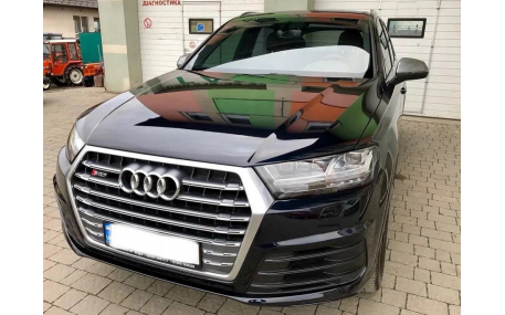 Решетка радиатора Audi Q7