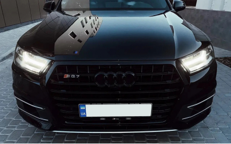 Решетка радиатора Audi Q7