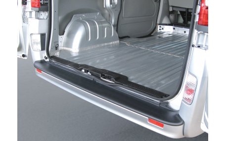 Накладка на задний бампер Opel Vivaro