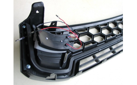 Решетка радиатора Toyota Hilux 2015-2017