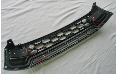 Решетка радиатора Toyota Hilux 2015-2017