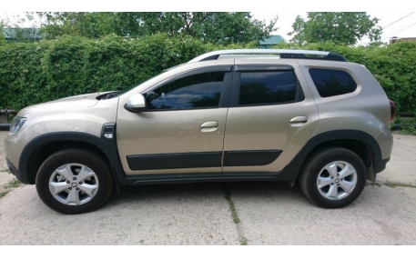 Молдинги дверей Renault Duster