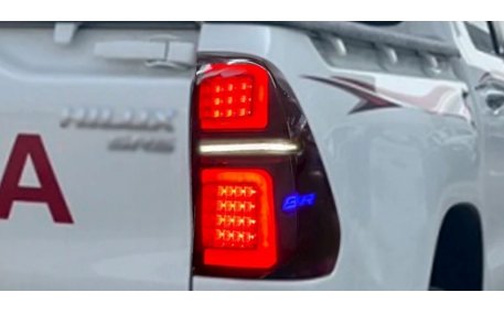 Фонари задние Toyota Hilux 2015-2020