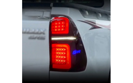 Фонари задние Toyota Hilux 2015-2020