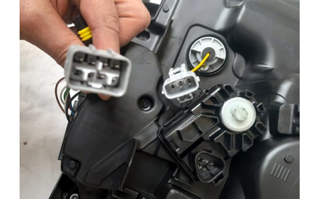 Фары передние Toyota Tundra 2014-2021