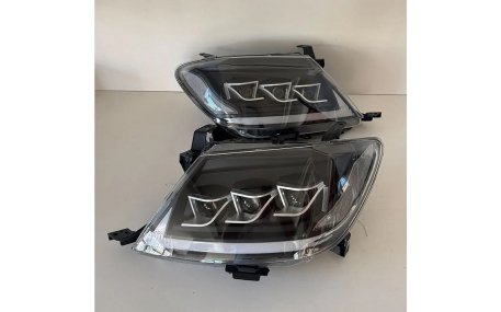 Фары передние Toyota Hilux 2005-2011