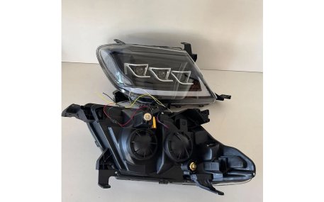 Фары передние Toyota Hilux 2005-2011