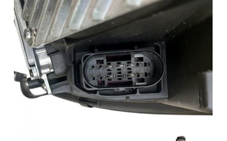Фары передние AUDI A4 B8 2008-2012