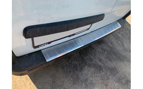 Накладка на задний бампер Opel Vivaro