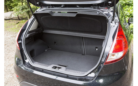 Шторка багажника Ford Fiesta