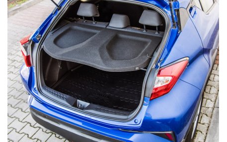 Шторка багажника Toyota C-HR