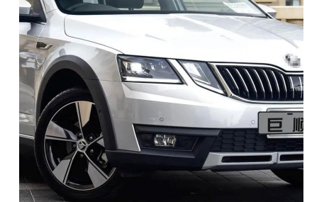 Фары передние Skoda Octavia A7 2017-2020