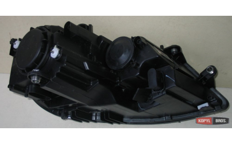 Фары передние Volkswagen Jetta