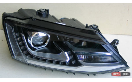 Фары передние Volkswagen Jetta