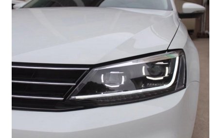 Фары передние Volkswagen Jetta