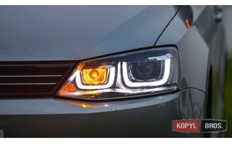 Фары передние Volkswagen Jetta
