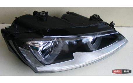 Фары передние Volkswagen Jetta