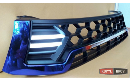 Решетка радиатора Toyota Hilux 2015-2017