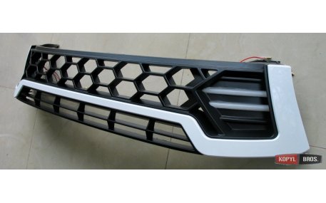 Решетка радиатора Toyota Hilux 2015-2017