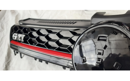 Решетка радиатора Volkswagen Golf 7 2012-2017