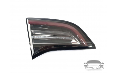 Фонари задние Tesla Model 3