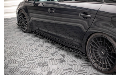 Накладка на пороги Toyota Avensis