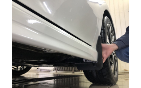 Брызговики Toyota Camry V70