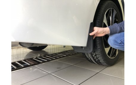 Брызговики Toyota Camry V70