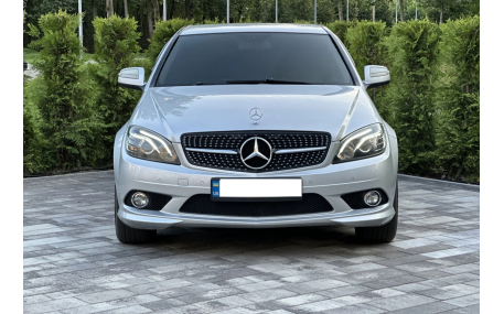Решетка радиатора Mercedes C-class W204