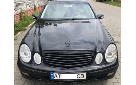 Решетка радиатора Mercedes E-class W211 2002-2006