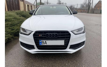 Решетка радиатора Audi A4 B8 2012-2015
