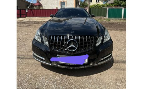 Решетка радиатора Mercedes E-class W212 2009-2013