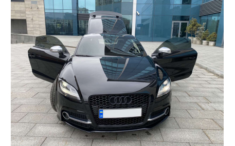Решетка радиатора Audi TT