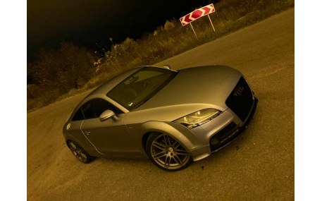 Решетка радиатора Audi TT