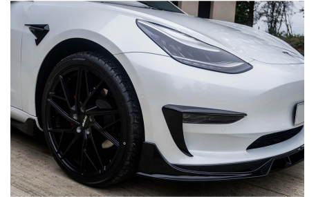 Накладки на бампера Tesla Model 3