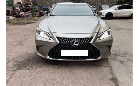 Решетка радиатора Lexus ES 2021-2024