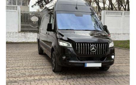 Решетка радиатора Mercedes Sprinter W907