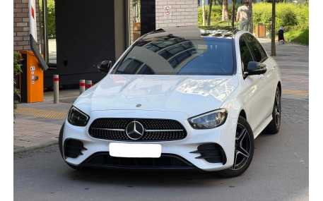 Решетка радиатора Mercedes E-class W213 2020-2022