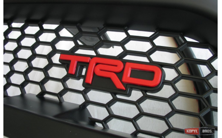 Решетка радиатора Toyota Hilux 2015-2017