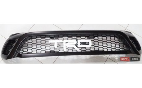 Решетка радиатора Toyota Hilux 2015-2017