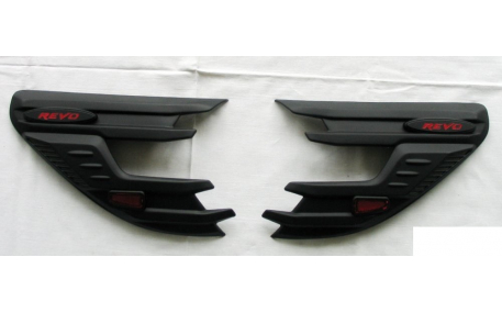 Накладки на кузов Toyota Hilux