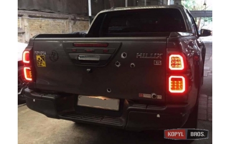 Накладки на кузов Toyota Hilux