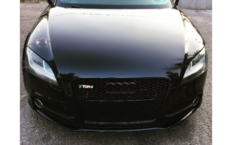 Решетка радиатора Audi TT