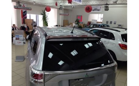 Спойлер Mitsubishi Outlander